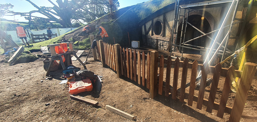 Installing My Fence, Gates And Posts